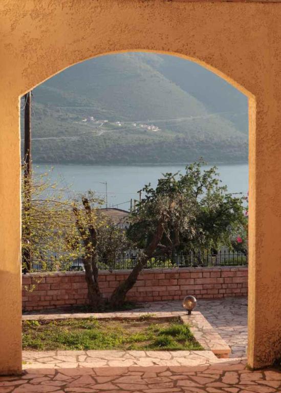 Almini Apartments Plataria Bagian luar foto