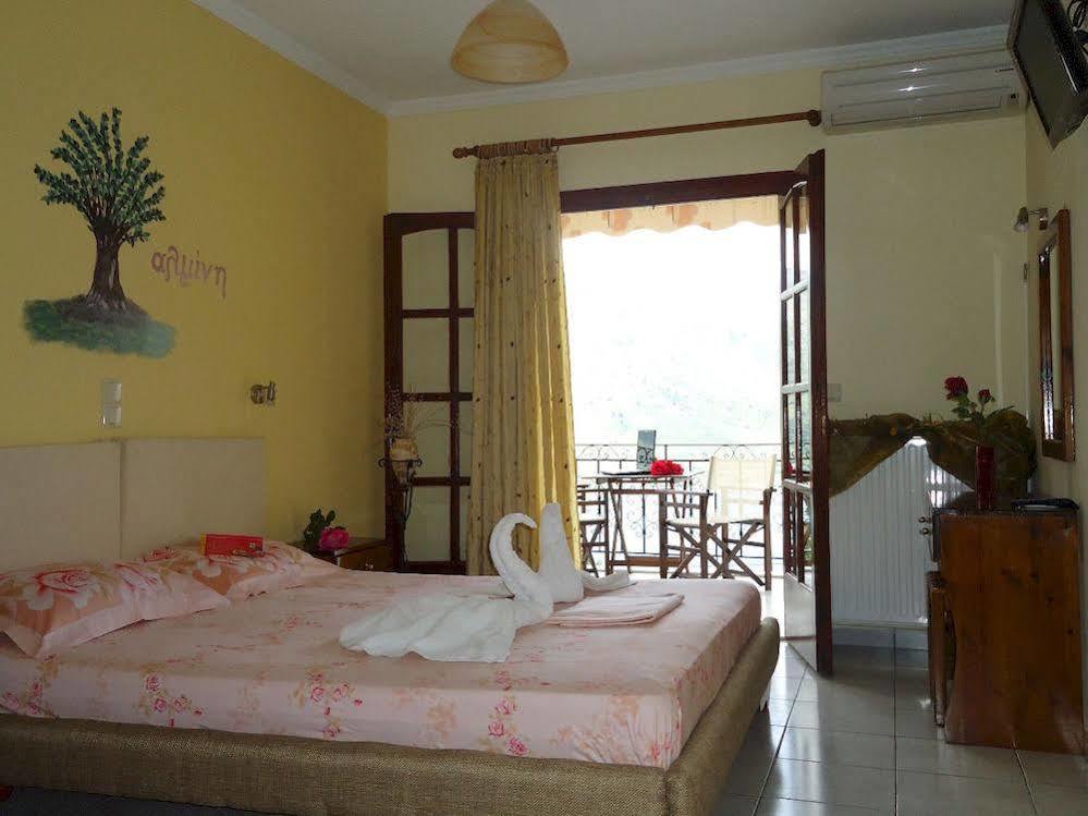Almini Apartments Plataria Bagian luar foto