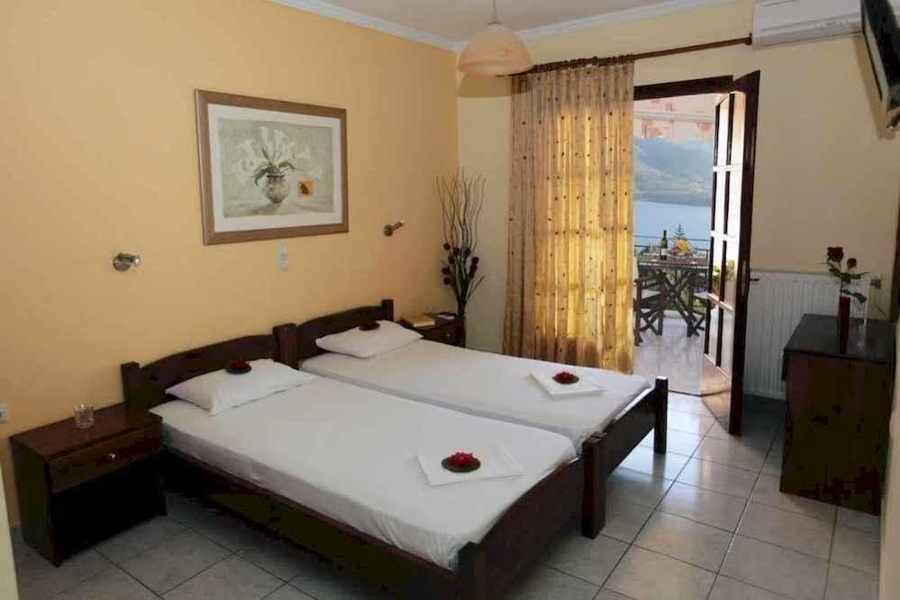 Almini Apartments Plataria Bagian luar foto
